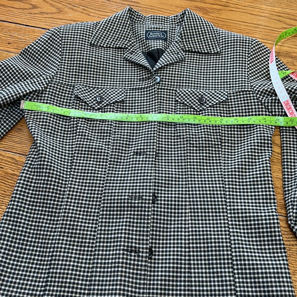 Bentley Arbuckle Vintage check jacket. Lined, brown/cream/black. Size 12. - Picture 6 of 13